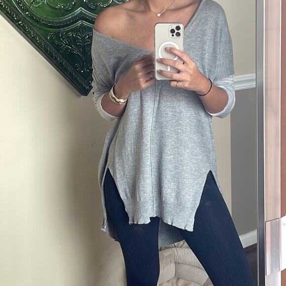 FOREVER 22 Bi-color Gray Hi-Lo Knitwear Sweater Dollman V Neck Blouse - Picture 9 of 9